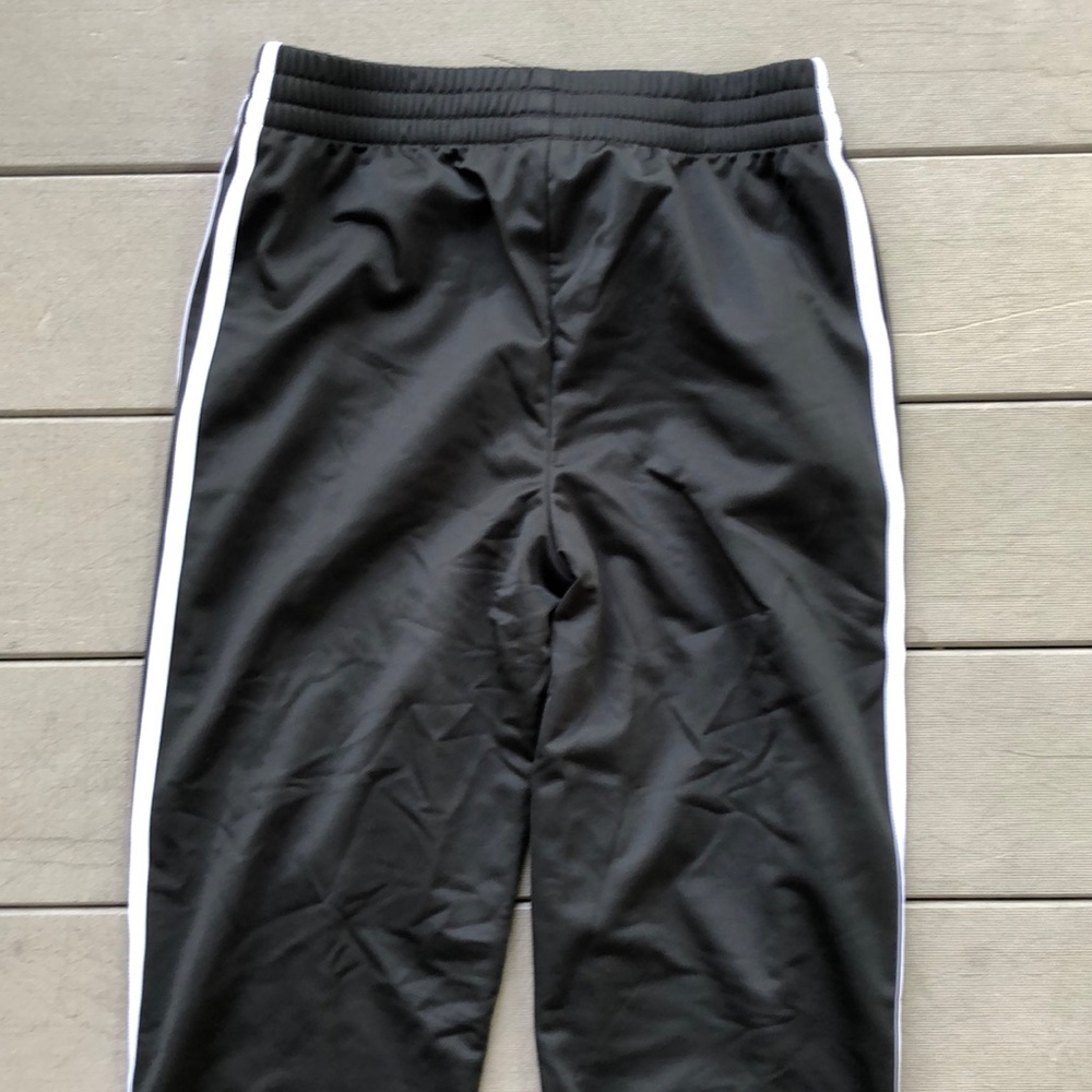 Boys large adidas pants - Picture 6 of 8